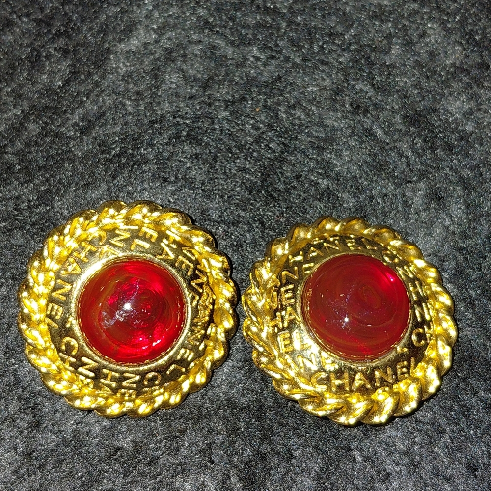 Chanel Vintage Gold plated Red Gripoix Earrings EVC! - Picture 2 of 8